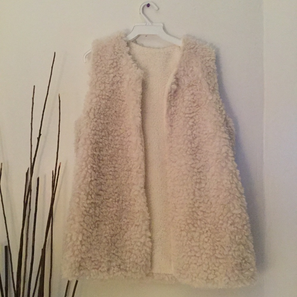 Women’s sherpa vest